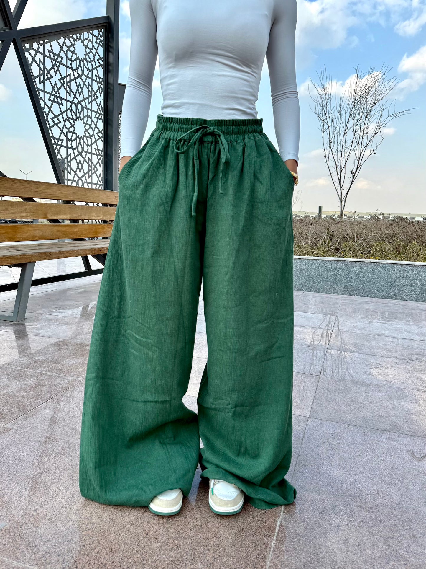 Wide-Leg Pants – Relaxed Fit