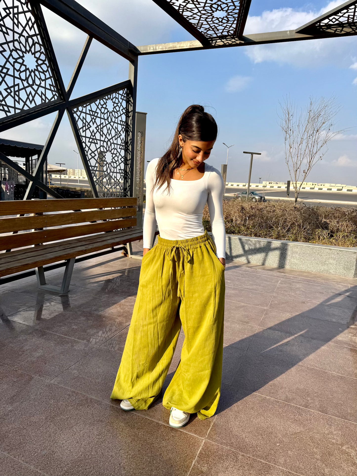 Wide-Leg Pants – Relaxed Fit