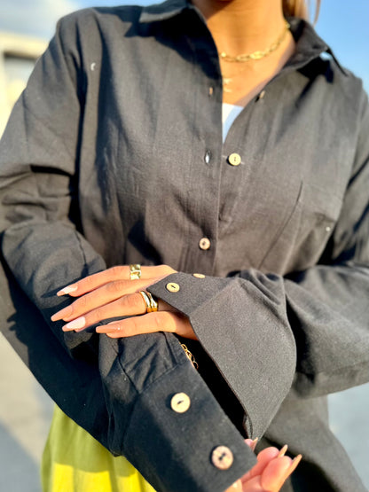 Oversized Shirt – Classic, Comfortable, and Versatile